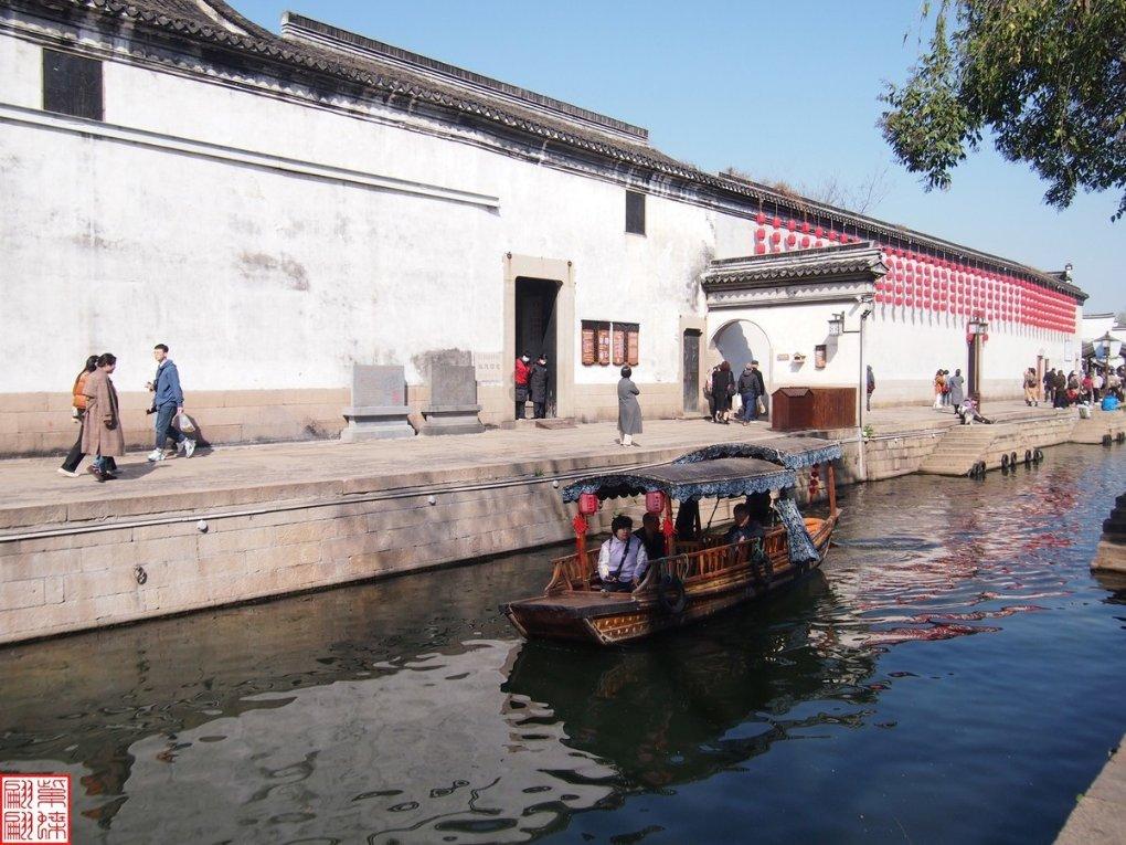 迷失在街头的男孩